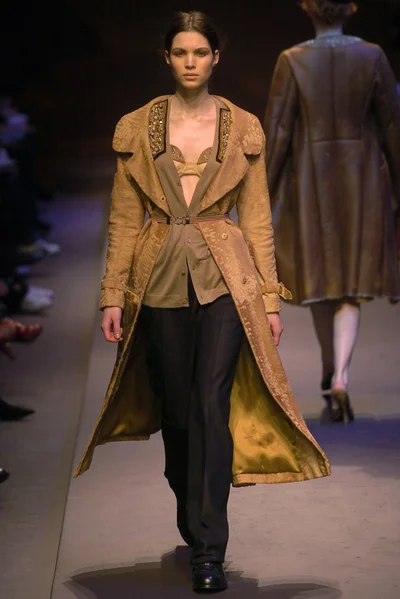 Look 15